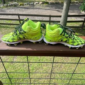 Under Armour football cleats kids 2Y